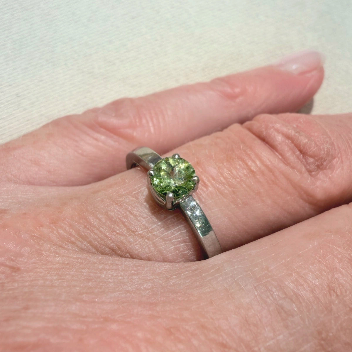Bague acier Tourmaline verte - Guérison et vitalité
