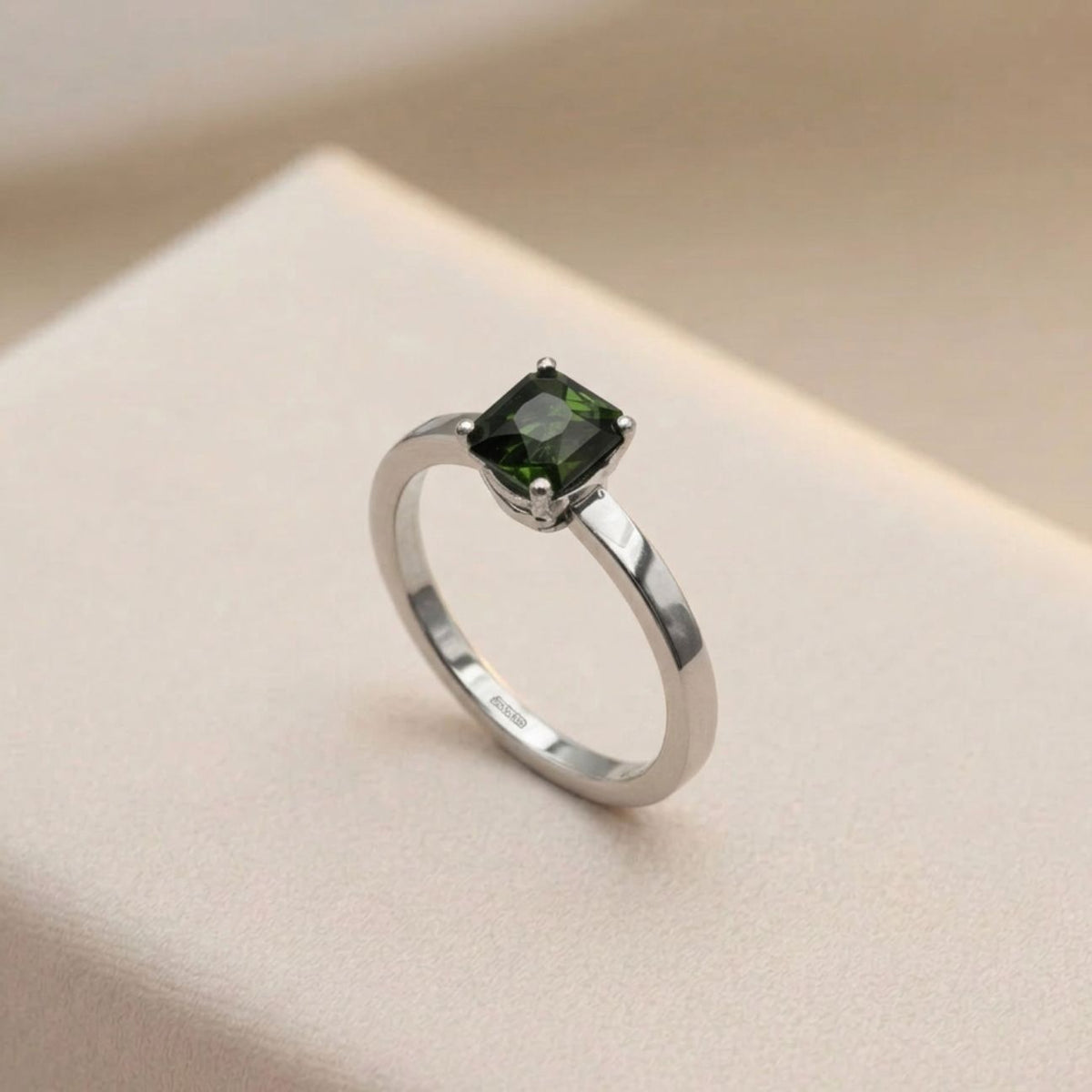 Bague acier Tourmaline verte - Guérison et vitalité