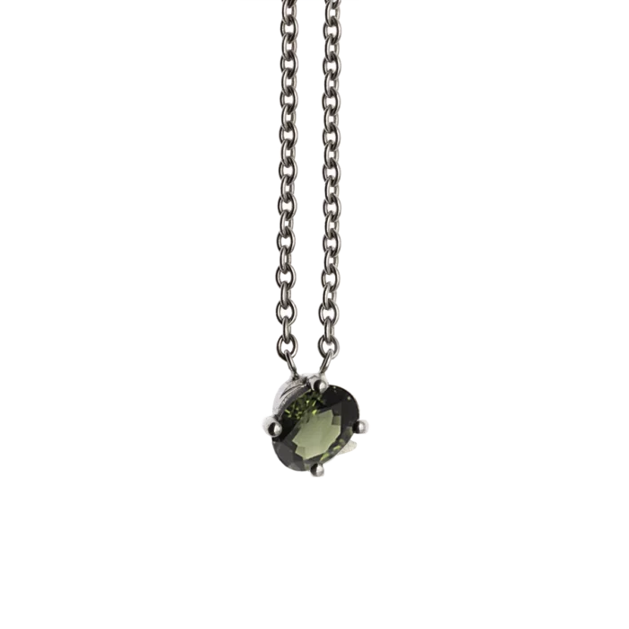 Collier or gris et tourmaline verte ovale