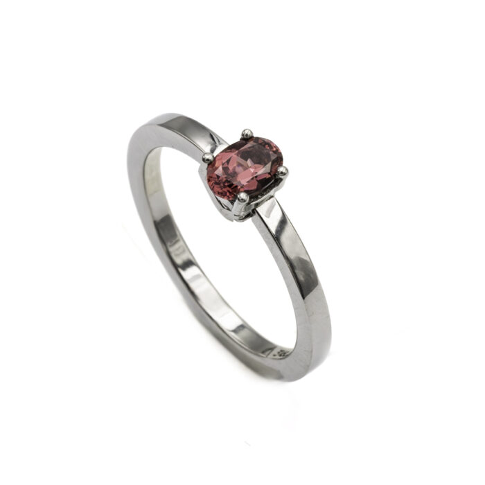 Ring aus Stahl & ovaler rosa Turmalin M